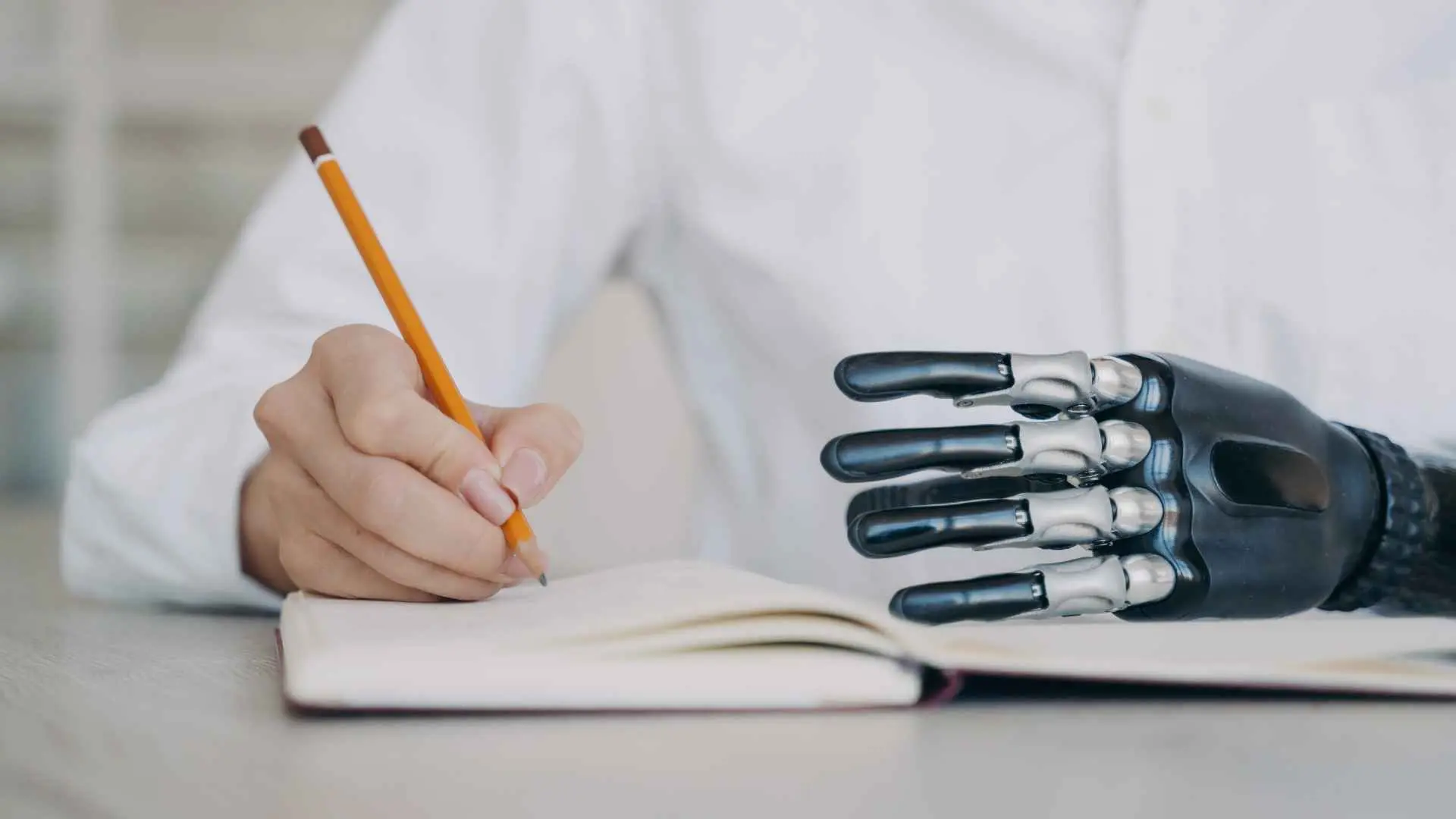 ¿Puede la inteligencia artificial escribir un libro? Sí. Pero todavía no puede escribir el tuyo.